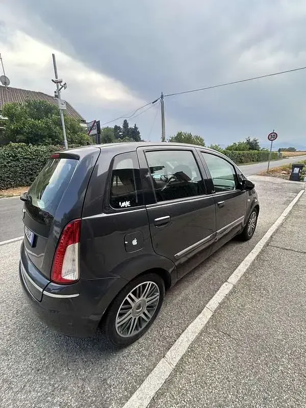 Usata Lancia Musa 95 CV (69 kW) 2010 Bluazzurro Monovolume