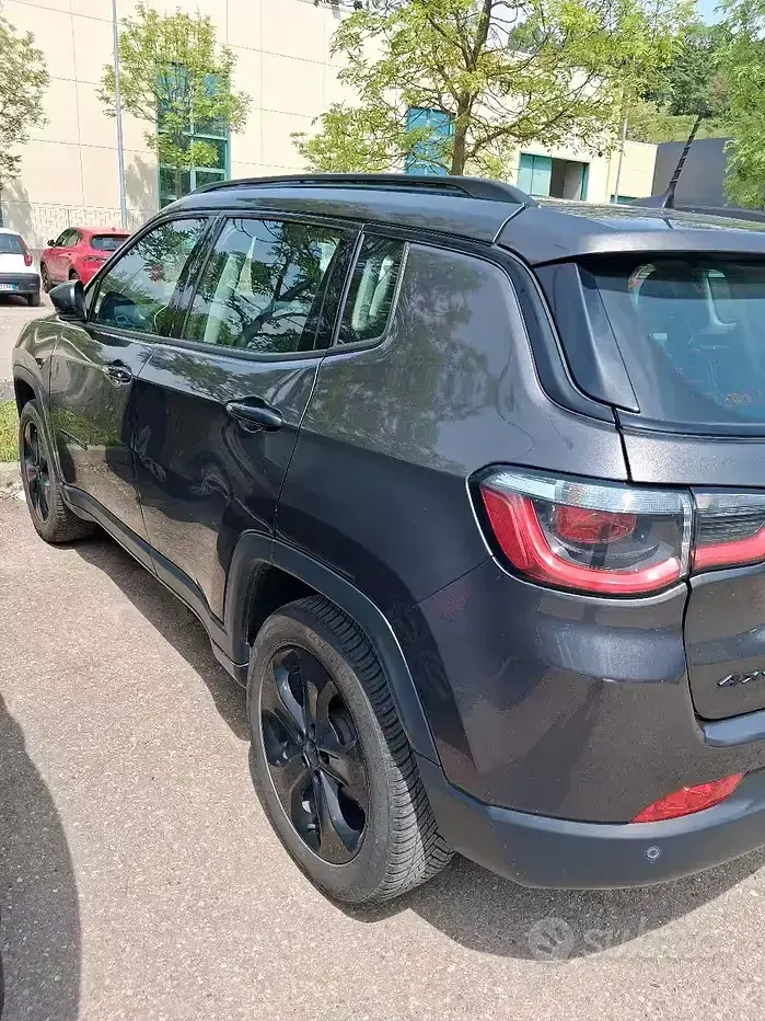 Usata Jeep Compass Night Eagle 140 CV (102 kW) 2019 Grigio SUV
