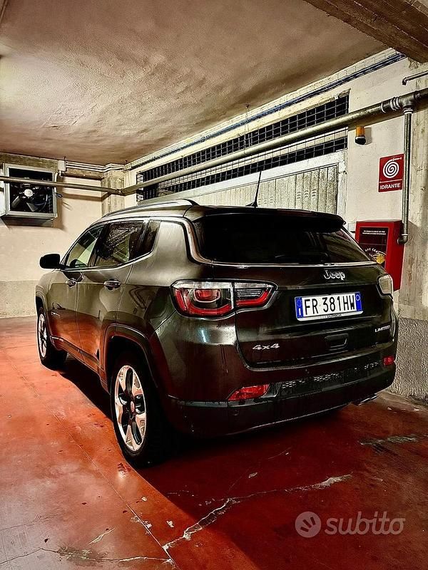 Usata Jeep Compass Limited 140 CV (102 kW) 2018 Grigio SUV