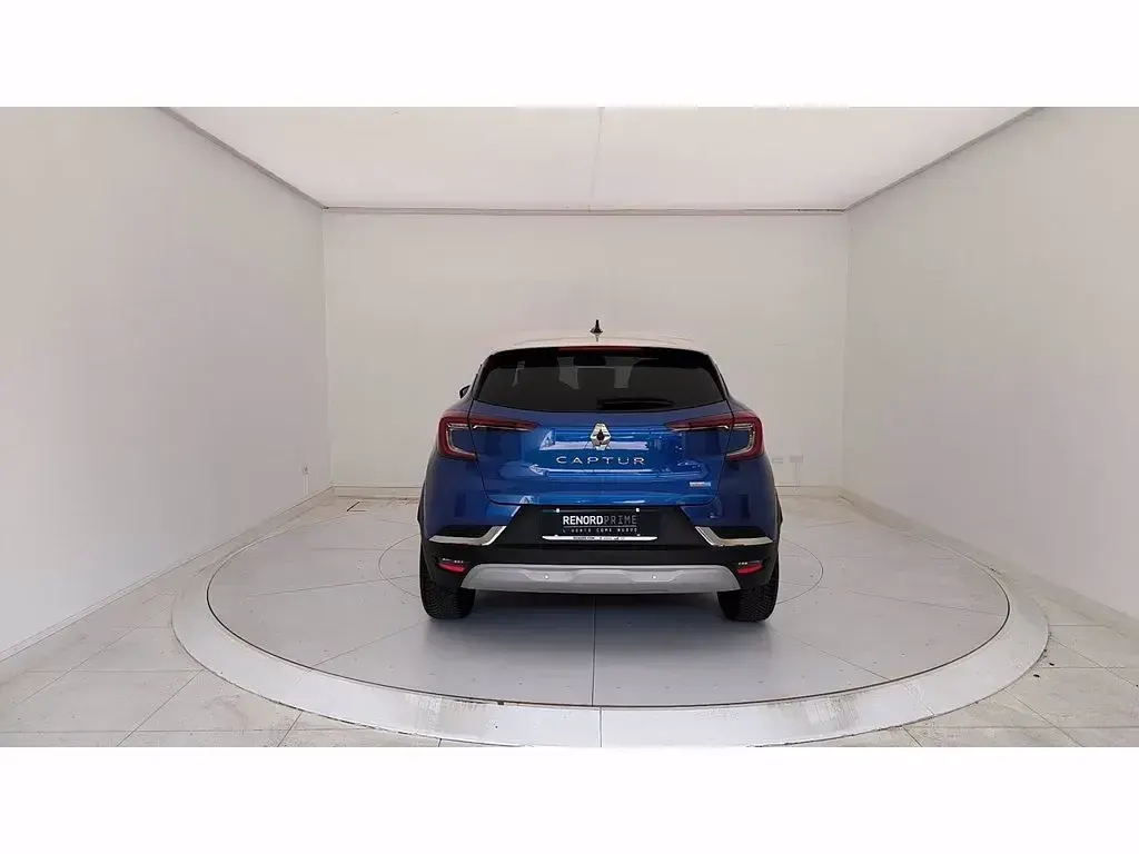 Usata Renault Captur Intens 143 CV (105 kW) 2022 Blu scuro SUV