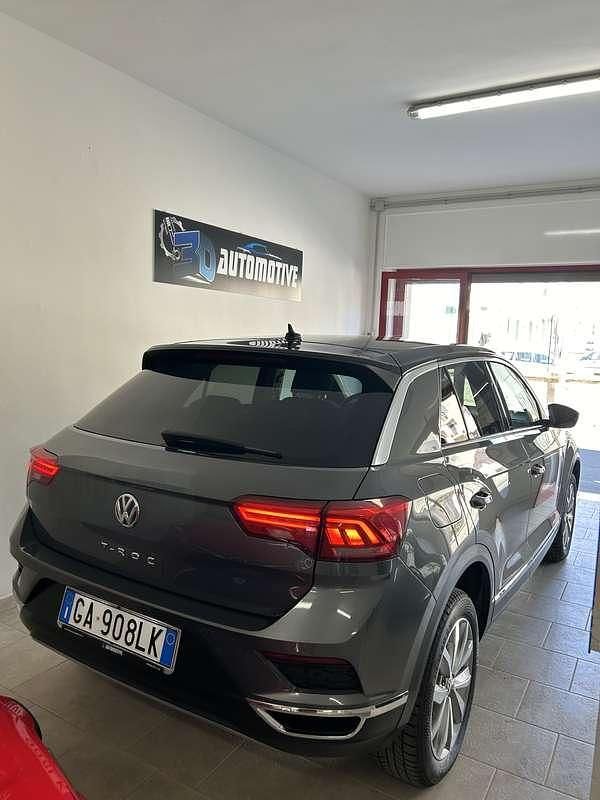 Usata VW T-Roc Style 116 CV (85 kW) 2019 Grigio SUV