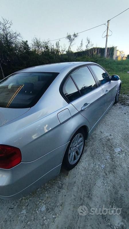 Usata BMW 318 122 CV (89 kW) 2005 Giallo Berlina