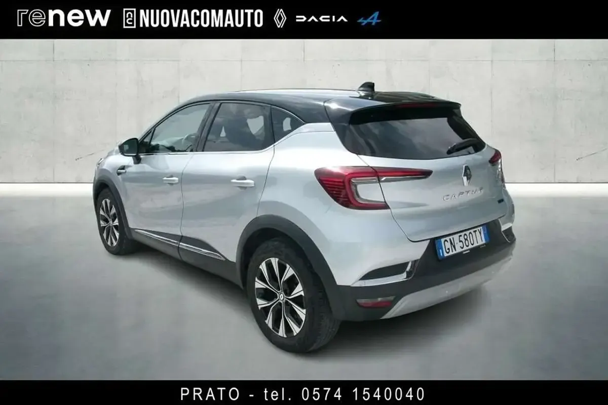 Usata Renault Captur Techno 143 CV (105 kW) 2023 Argento SUV