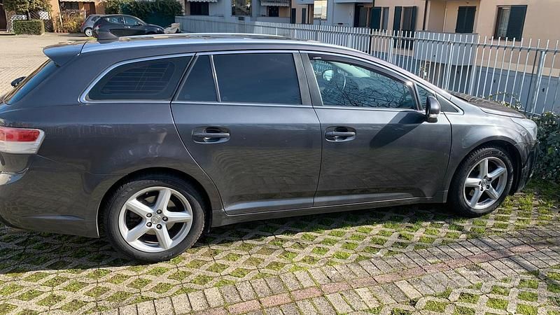 Usata Toyota Avensis 2012 Station wagon