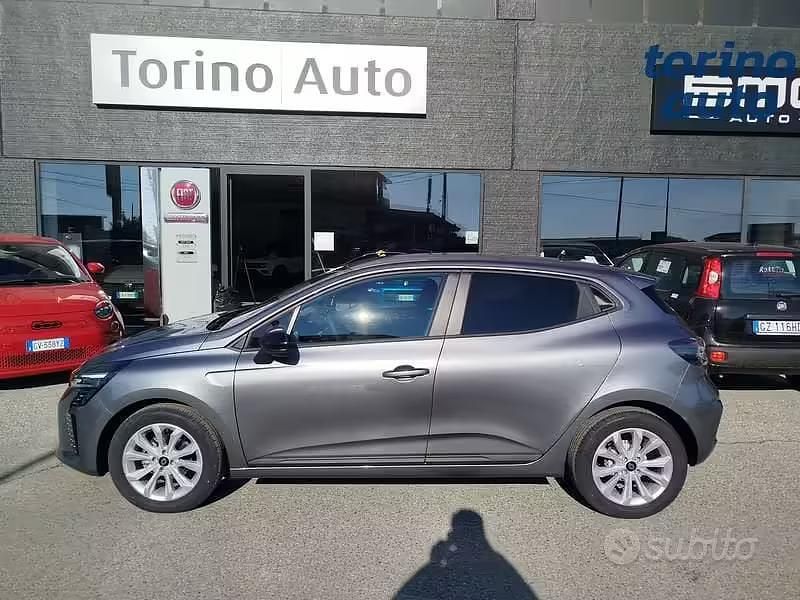 Nuova Renault Clio V 100 CV (73 kW) 2025 Grigio Berlina