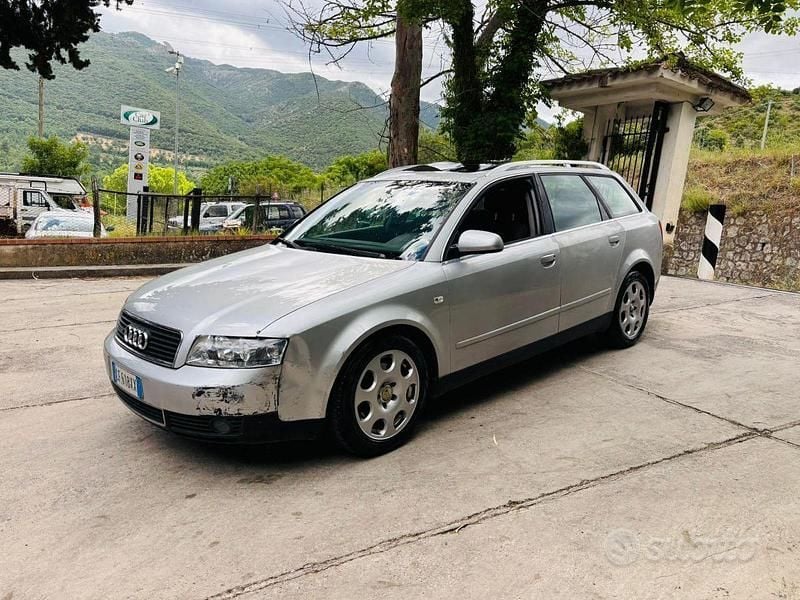 Argento Usata 2003 Audi A4 Station wagon | 990 € (Super prezzo) - Immagine 1/4