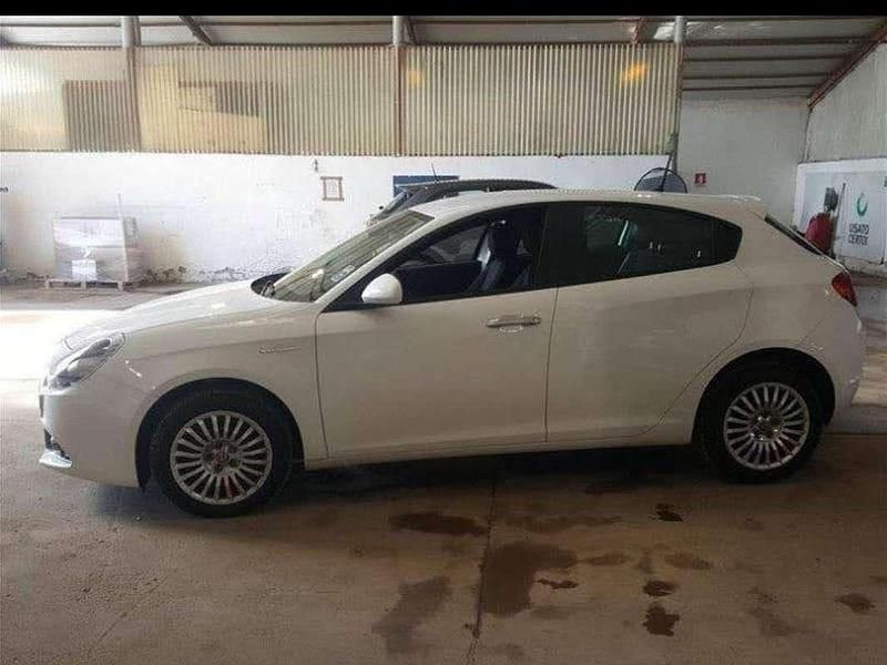 Usata Alfa Romeo Giulietta 120 CV (88 kW) 2016 Bianco Berlina