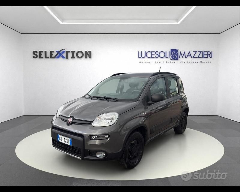 Usata Fiat Panda 4x4 S 84 CV (61 kW) 2021 Grigio Utilitaria