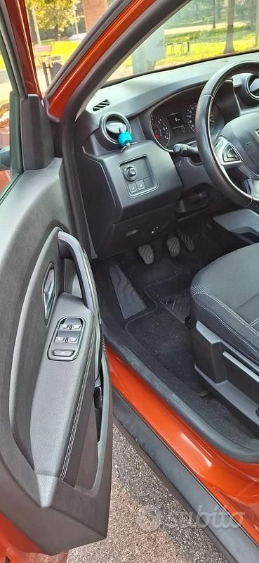 Usata Dacia Duster 2022 Marrone Berlina