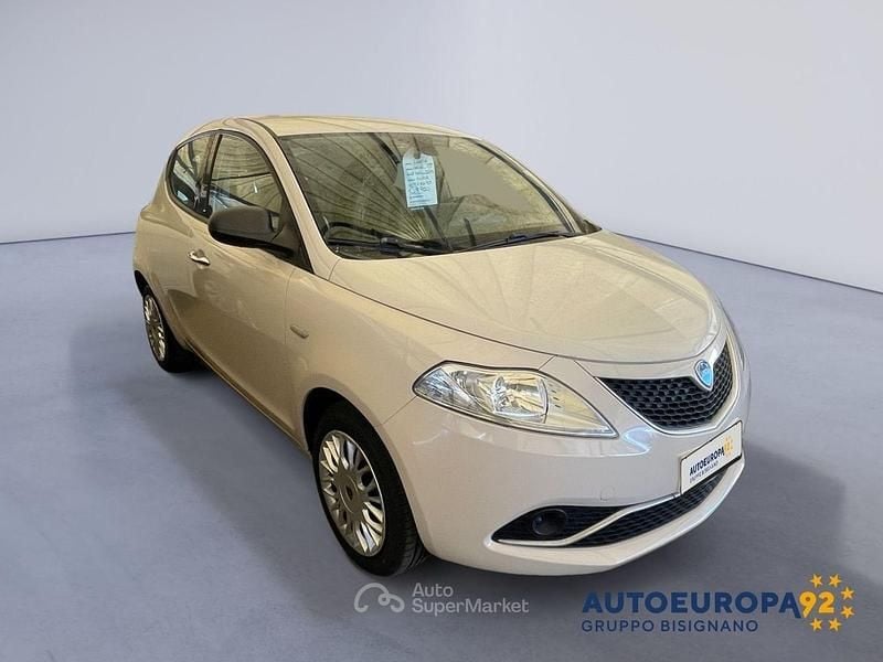 Usata Lancia Ypsilon Silver 95 CV (69 kW) 2017 Beige Utilitaria