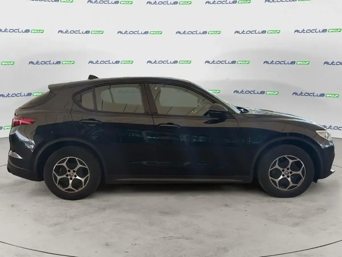 Usata Alfa Romeo Stelvio Business 190 CV (139 kW) 2022 Nero SUV