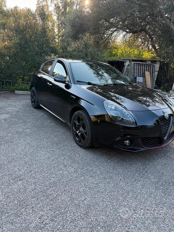 Usata Alfa Romeo Giulietta Super 120 CV (88 kW) 2017 Nero Utilitaria