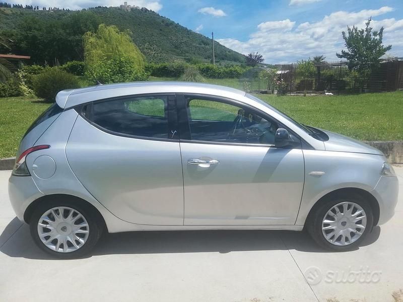 Usata Lancia Ypsilon 2013 Grigio Utilitaria