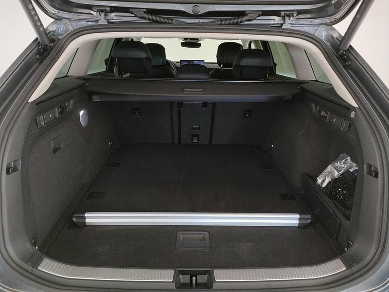 Usata Skoda Superb Style 150 CV (110 kW) 2025 Grigio grafite Station wagon