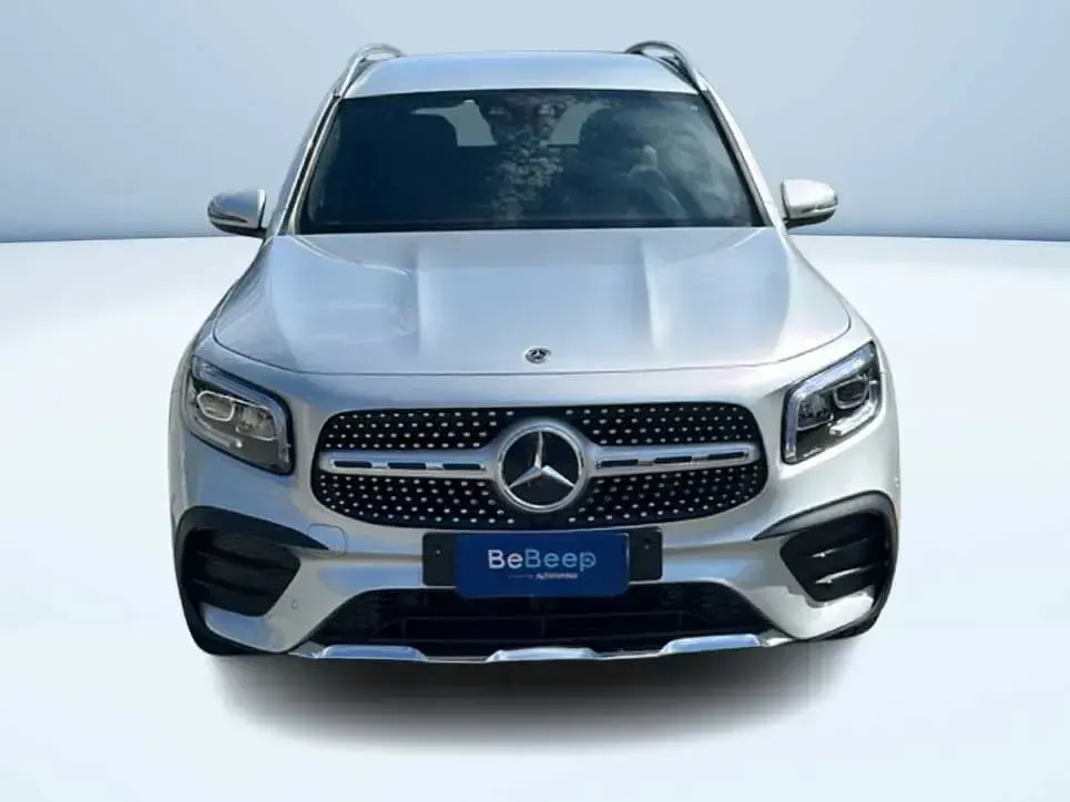 Usata Mercedes GLB180 Premium 116 CV (85 kW) 2023 Argento SUV