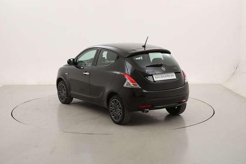 Usata Lancia Ypsilon Gold 69 CV (50 kW) 2021 Nero Utilitaria