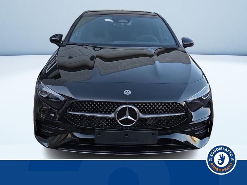 Usata Mercedes A180 AMG 116 CV (85 kW) 2025 Nero metallizzato Berlina