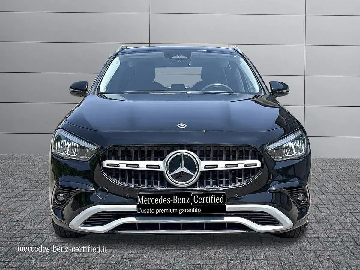 Usata Mercedes GLA180 Advanced 116 CV (85 kW) 2023 Nero SUV