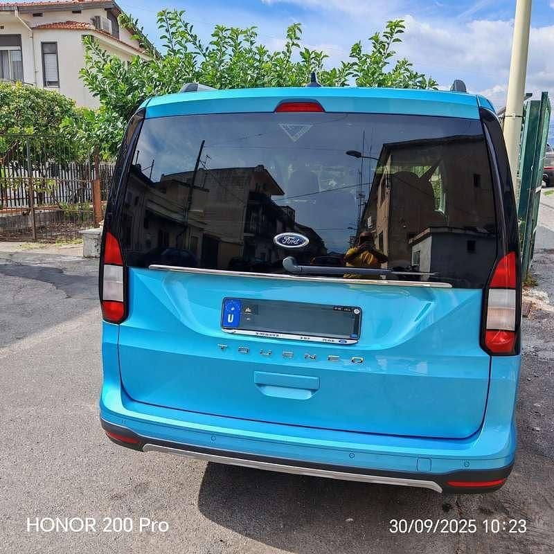 Usata Ford Tourneo Connect Active 122 CV (89 kW) 2023 Blu/azzurro Monovolume