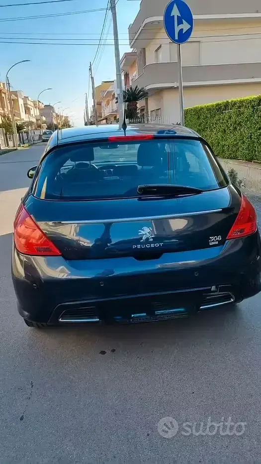 Usata Peugeot 308 112 CV (82 kW) 2012 Blu Berlina