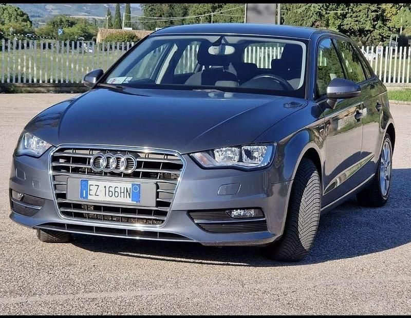 Usata 2015 Audi A3 Sportback g-tron Ambiente Due volumi | 6000 € (Super prezzo) - Immagine 1/4