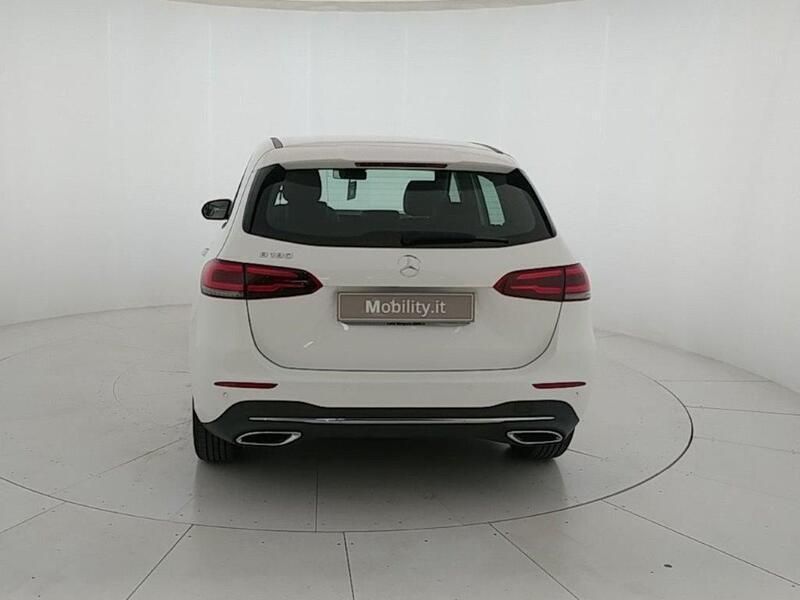 Usata Mercedes B180 136 CV (100 kW) 2019 Bianco Utilitaria