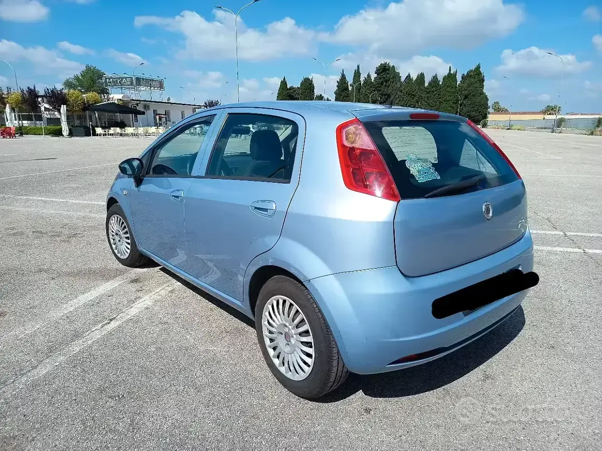 Usata Fiat Grande Punto Active 75 CV (55 kW) 2008 Blu Utilitaria