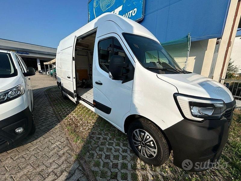 Begagnad Renault Master 135 HK (99 kW) 2022 Vit Minibuss