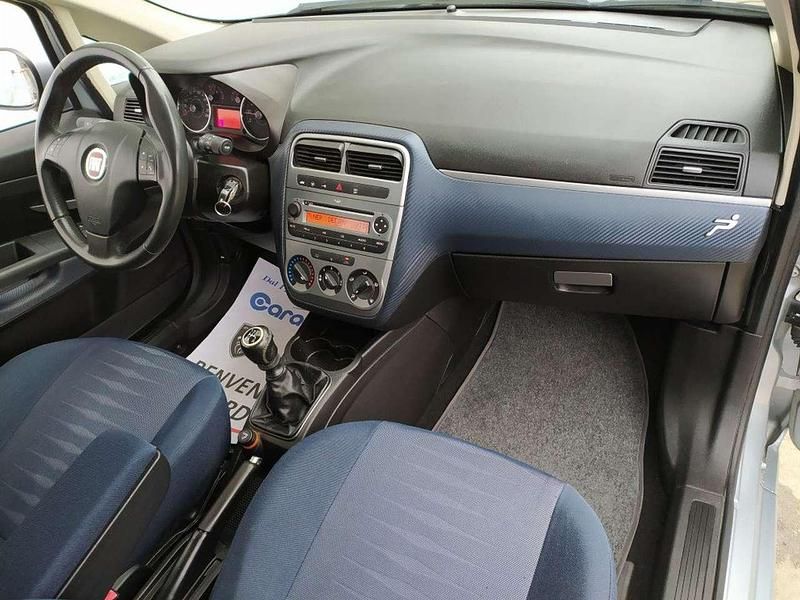 Usata Fiat Grande Punto Dynamic 77 CV (56 kW) 2009 Grigio Utilitaria