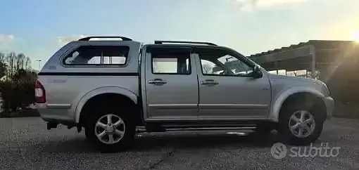 Usata Isuzu D-Max 131 CV (96 kW) 2006 Grigio Pick-up