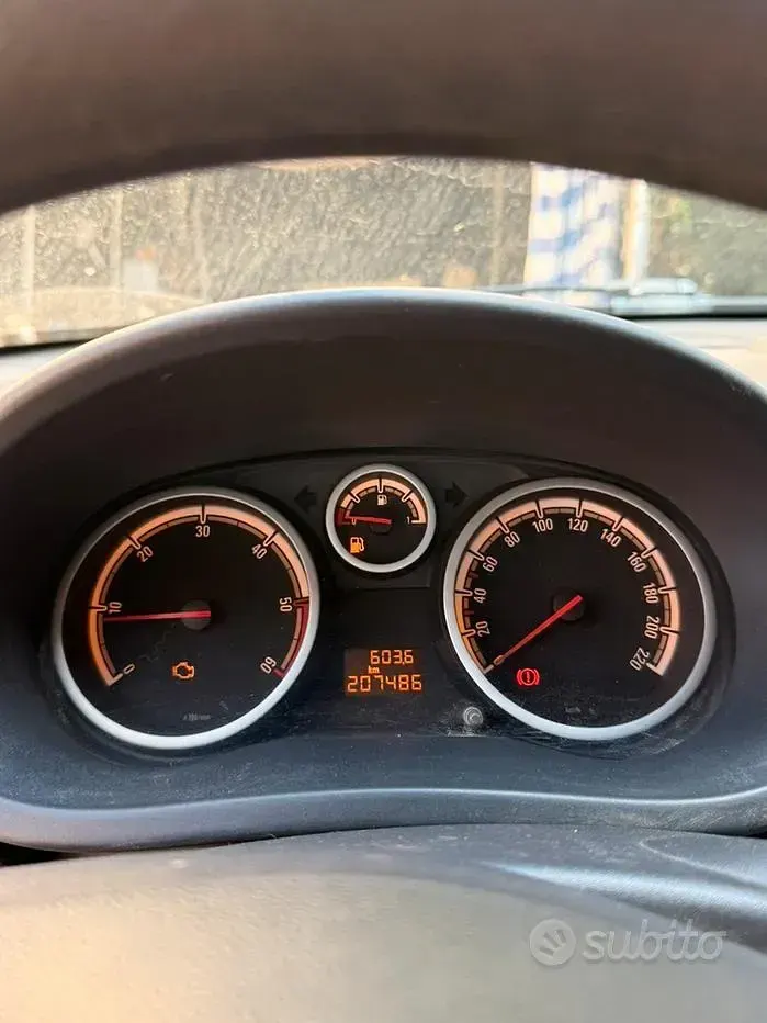 Usata Opel Corsa 75 CV (55 kW) 2007 Grigio Utilitaria