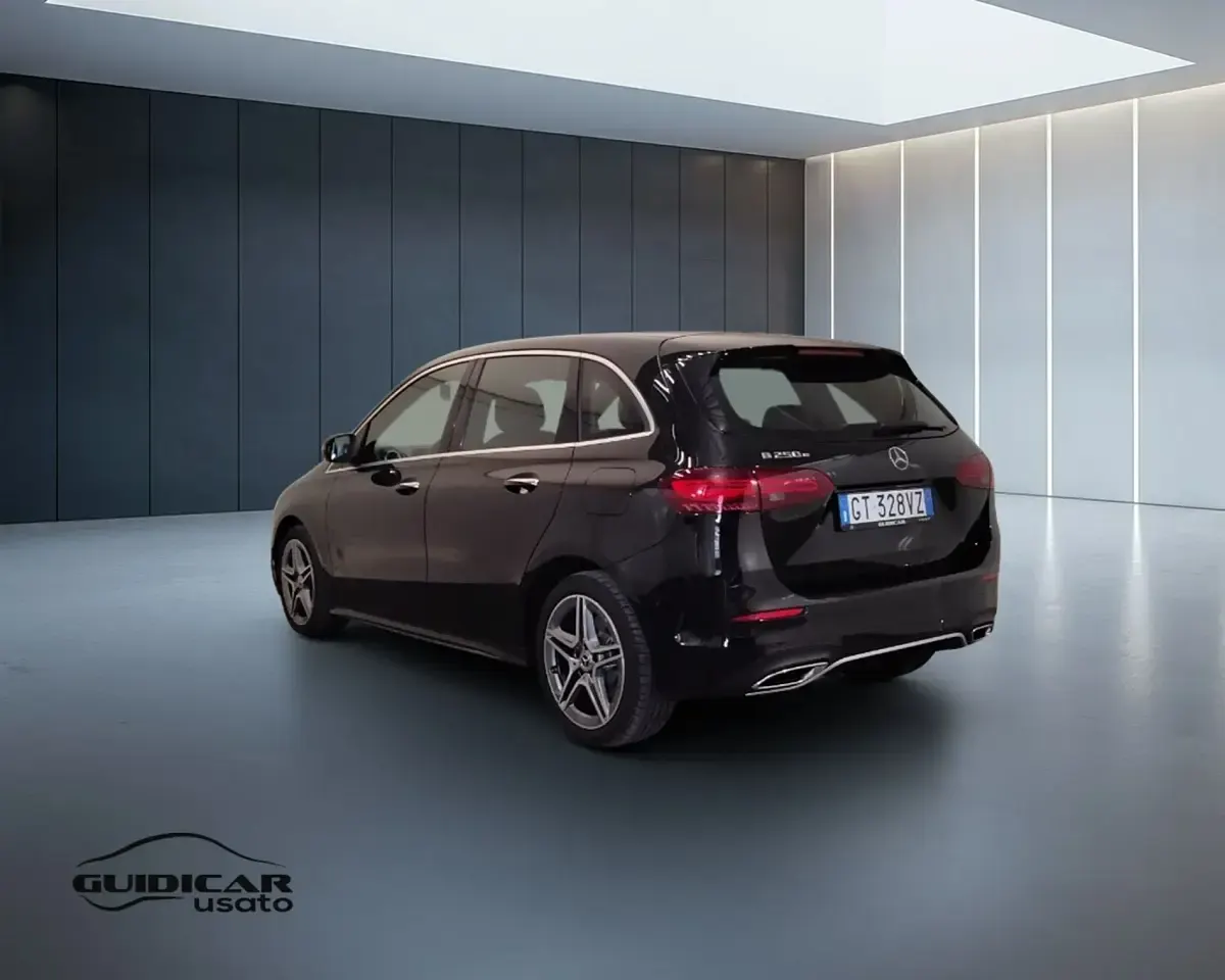 Usata Mercedes B250 AMG Line Premium 160 CV (117 kW) 2024 Nero Utilitaria