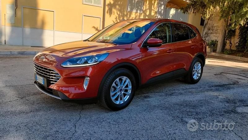 Usata Ford Kuga Titanium 120 CV (88 kW) 2020 Arancione SUV