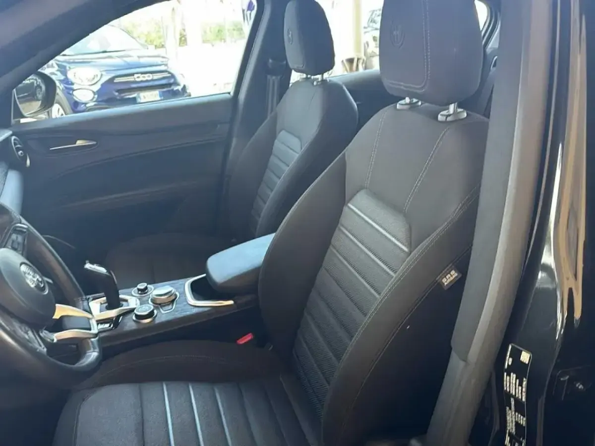 Usata Alfa Romeo Stelvio Business 190 CV (139 kW) 2022 Nero SUV
