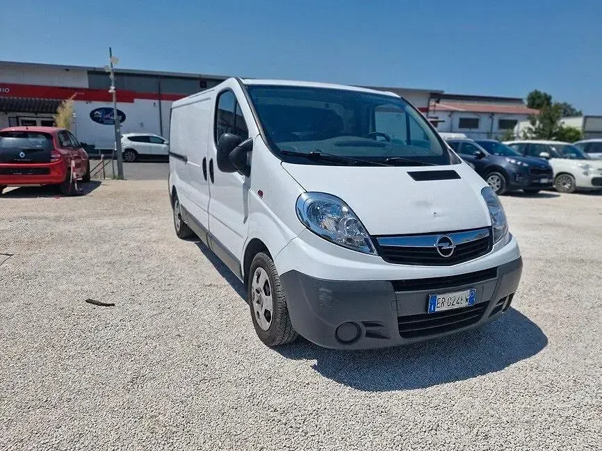 Usata Opel Vivaro 114 CV (83 kW) 2013 Bianco Monovolume