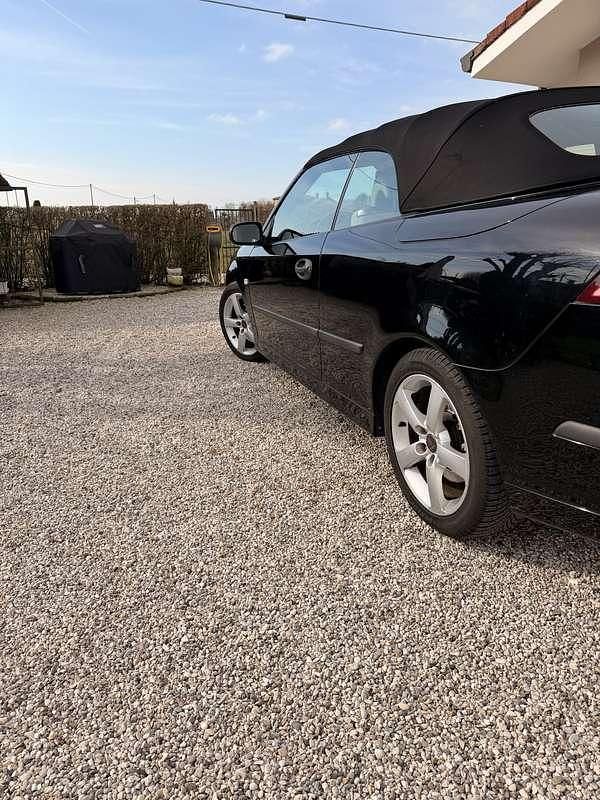 Usata Saab 9-3 Cabriolet Vector 150 CV (110 kW) 2006 Nero Cabrio
