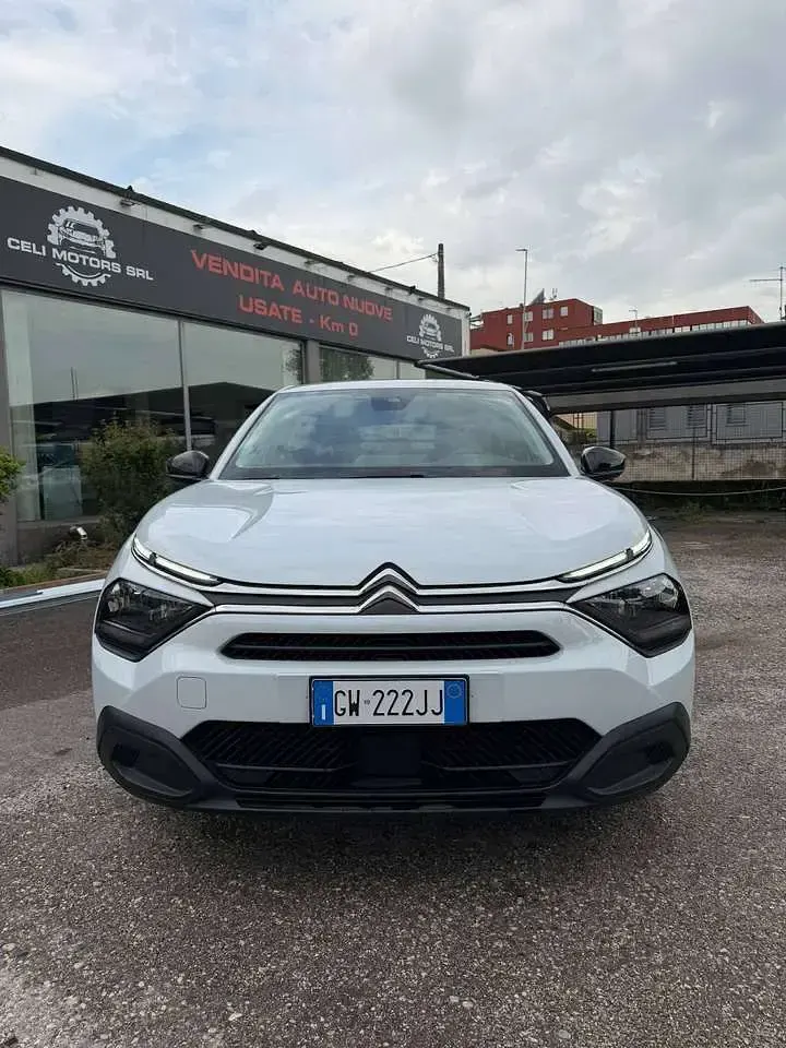 Käytetty Citroën C4 PureTech 131 HP (96 kW) 2024 Valkoinen Katumaasturi