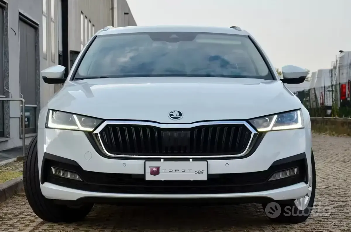 Usata Skoda Octavia Executive 116 CV (85 kW) 2021 Bianco Station wagon