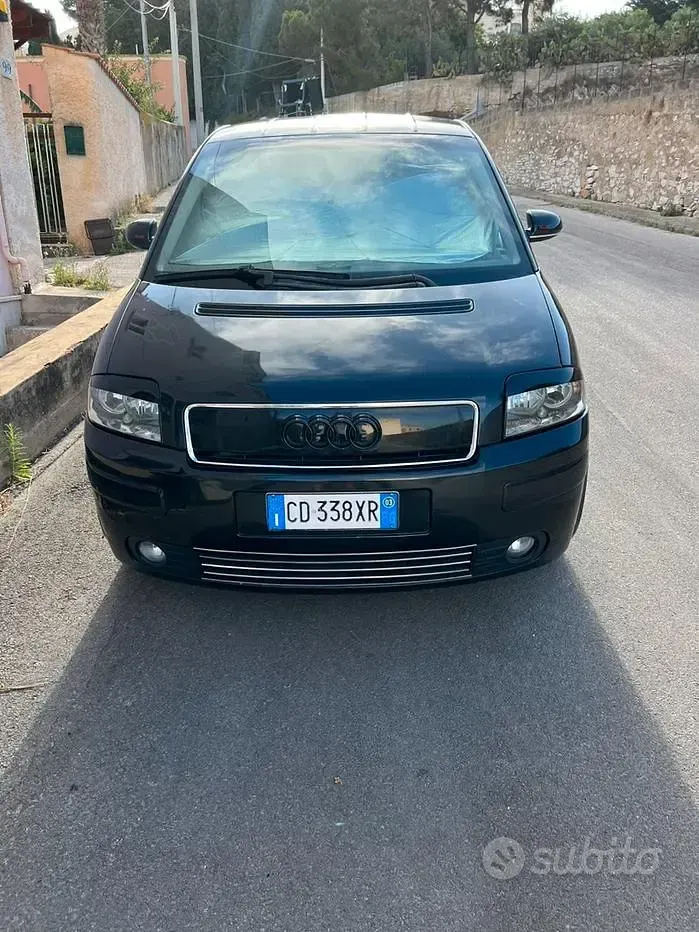 Usata Audi A2 Exclusive 75 CV (55 kW) 2003 Nero Utilitaria