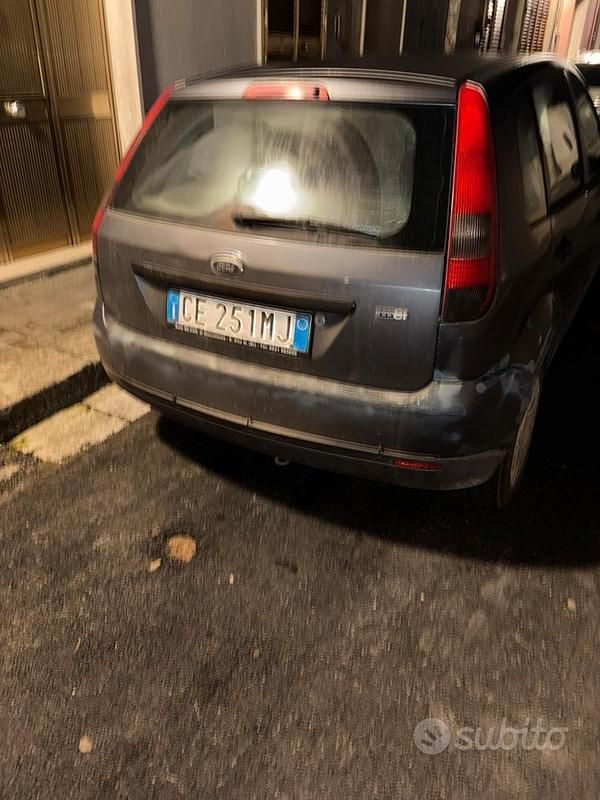Usata Ford Fiesta 49 CV (36 kW) 2003 Berlina