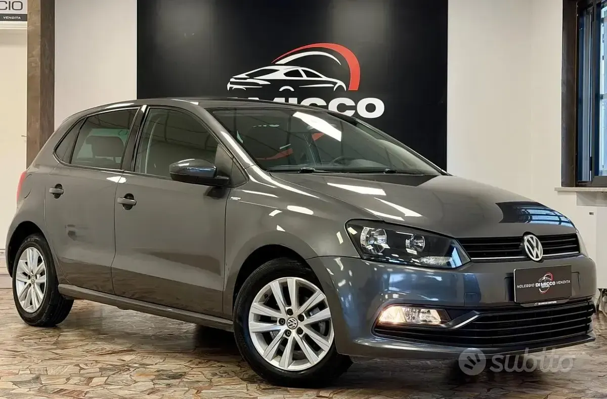 Usata VW Polo Trendline 75 CV (55 kW) 2014 Grigio Berlina