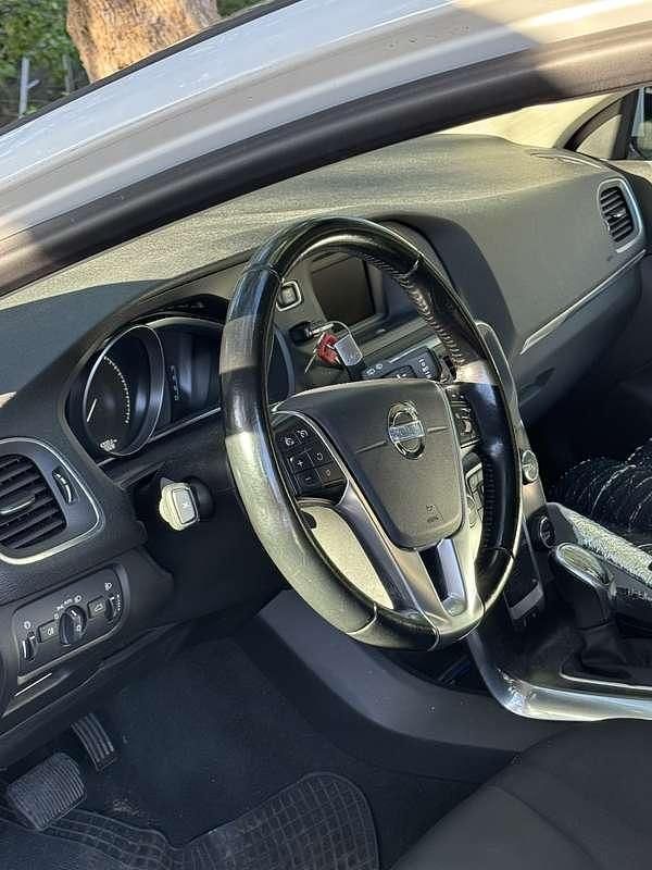 Usata Volvo V40 Momentum 150 CV (110 kW) 2012 Berlina