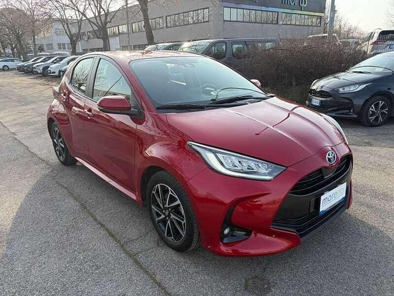 Usata Toyota Yaris Hybrid Trend 116 CV (85 kW) 2022 Rosso Utilitaria