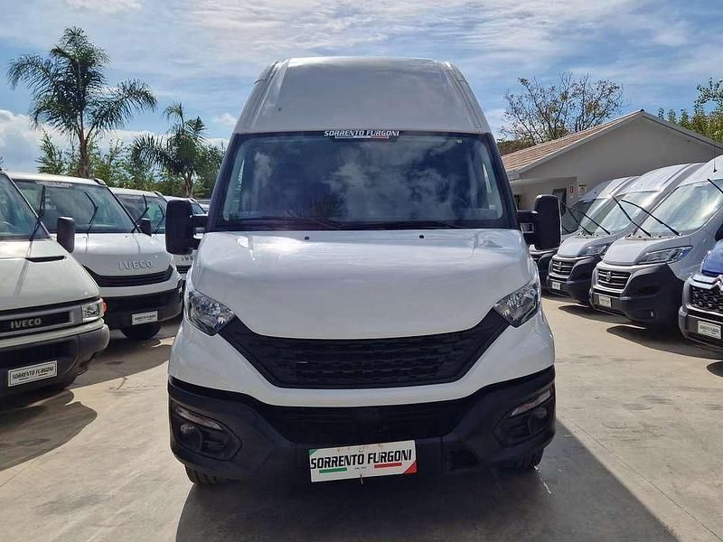 Usata Iveco Daily 136 CV (100 kW) 2021 Bianco Furgone