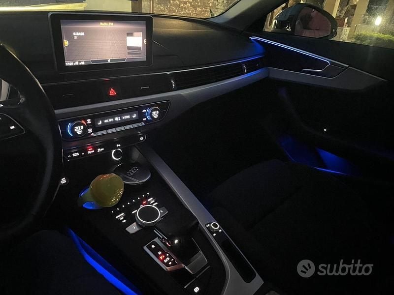 Usata Audi A4 170 CV (125 kW) 2019 Grigio Berlina