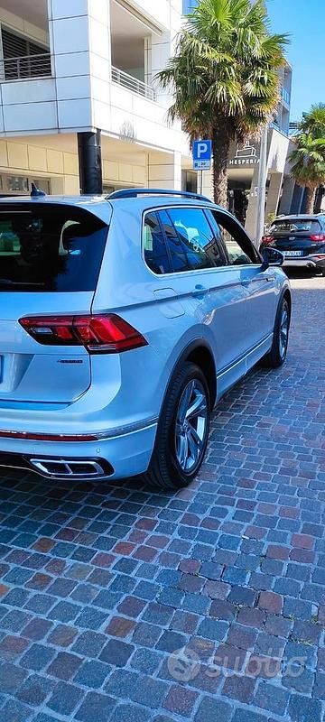 Usata VW Tiguan R-line 150 CV (110 kW) 2021 Grigio SUV