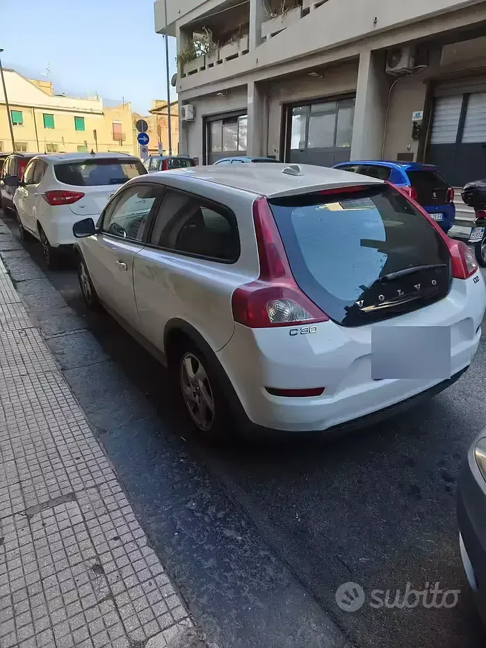 Usata Volvo C30 109 CV (80 kW) 2011 Bianco Utilitaria