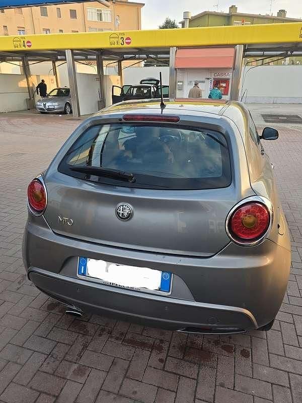Usata Alfa Romeo MiTo Distinctive 120 CV (88 kW) 2008 Grigio Utilitaria