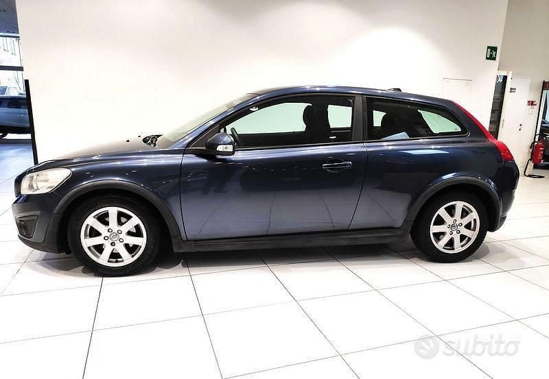 Usata Volvo C30 Kinetic 115 CV (84 kW) 2010 Blu/azzurro Utilitaria