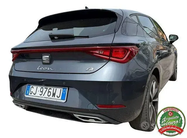 Usata Seat Leon Style 131 CV (96 kW) 2022 Grigio scuro Berlina